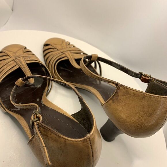 Bandolino Heel - Picture 3 of 8